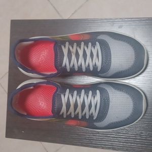 PSUDO mens sz 10, extremely clean pre-owned shoe . Very little wear anywhere.